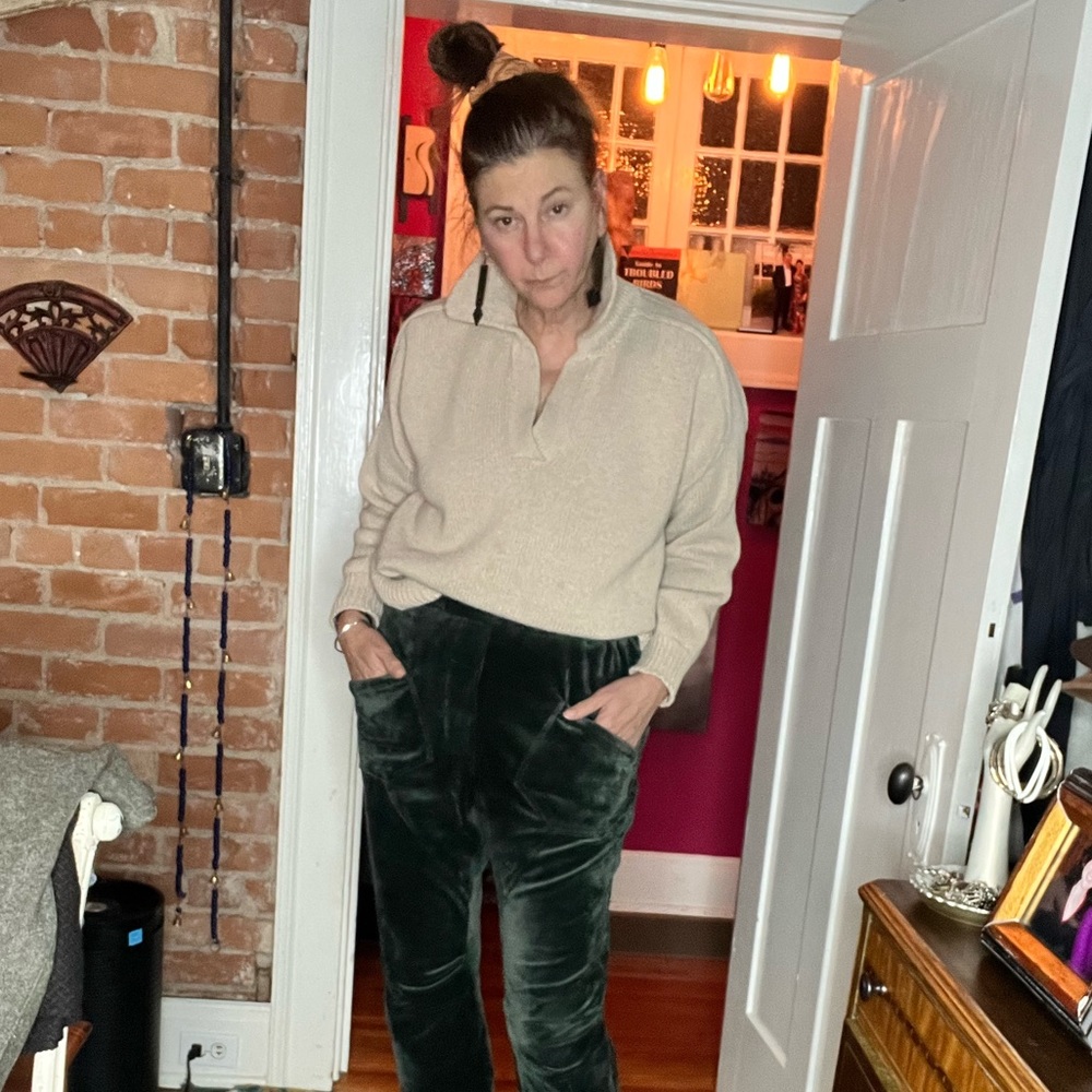 Women’s V-Neck Pullover Sweater in Oatmeal